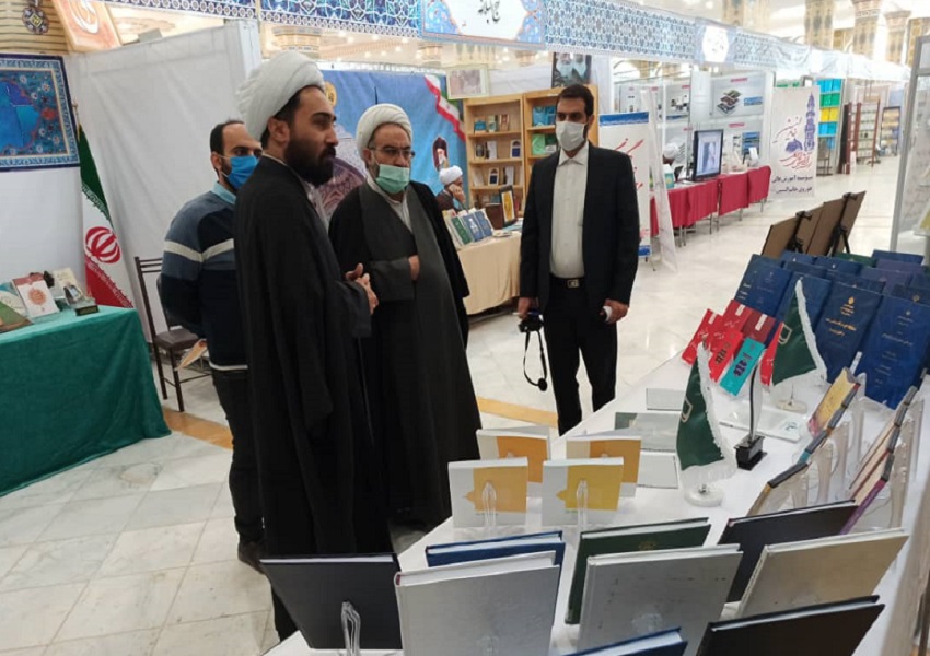 بازدید شخصیت های حوزوی و علمی در ششمین روز نمایشگاه 8 3 2
