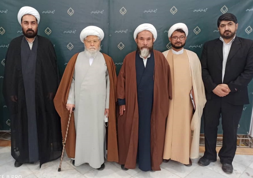بازدید شخصیت های حوزوی و علمی در ششمین روز نمایشگاه 10 5