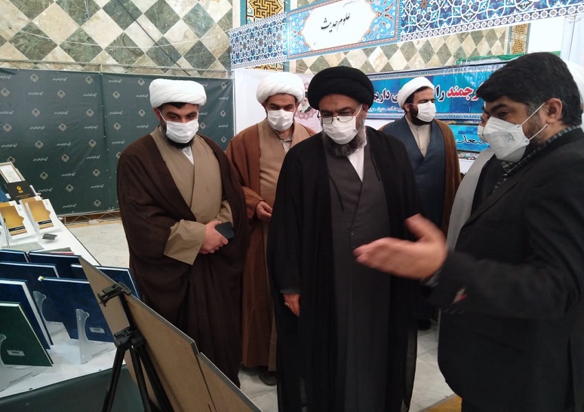 گزارش بازدید مسئولان، شخصیت های کشوری، حوزوی و علمی از غرفه مجتمع فقه، حقوق و قضای اسلامی در چهارمین روز نمایشگاه 14 WhatsApp Image 2021 10 28 at 11.14.48