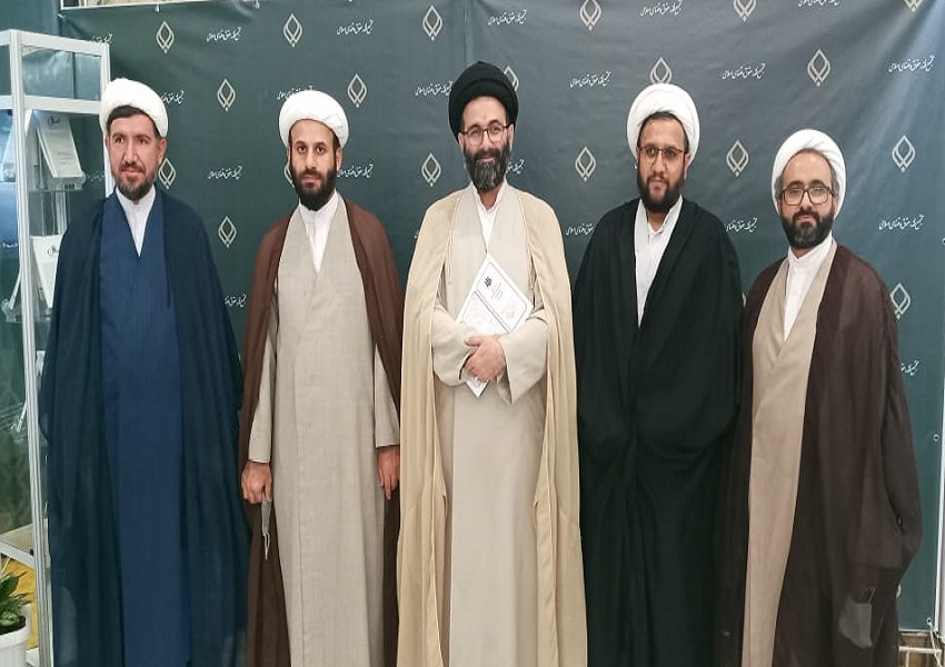 گزارش بازدید مسئولان، شخصیت های کشوری، حوزوی و علمی از غرفه مجتمع فقه، حقوق و قضای اسلامی در چهارمین روز نمایشگاه 20 WhatsApp Image 2021 10 28 at 17.17.07